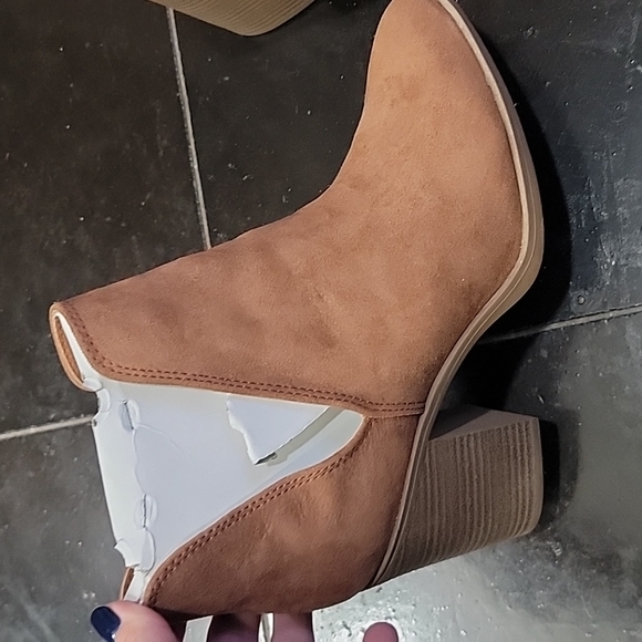 Qupid Tan faux suede Booties - Picture 2 of 4